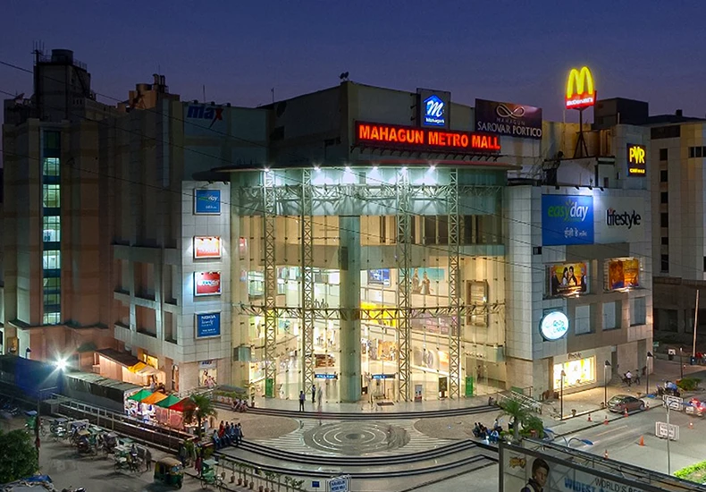 mahagun metro mall gallery